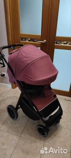 Прогулочная коляска carello bravo