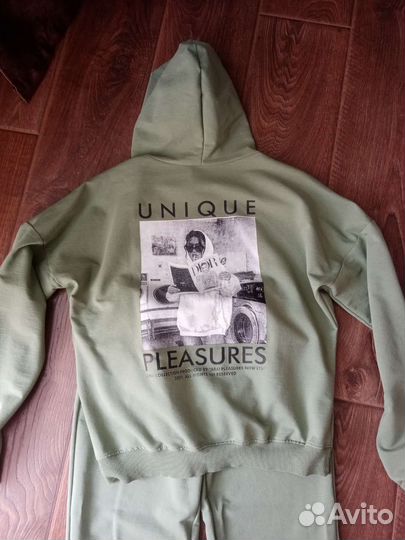 Спортивный костюм женский