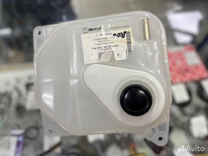 Бачок расширительный Audi 100/A6 90-97