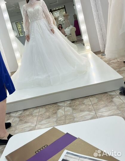 Свадебное платье