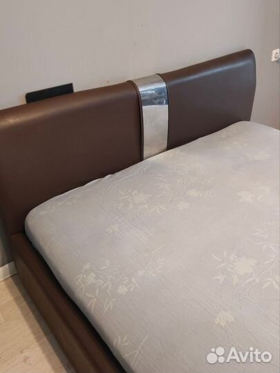 Кровать двухспальная 180 200 с подъёмным мех