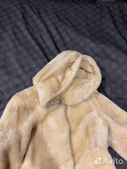 Шуба мутоновая с капюшоном