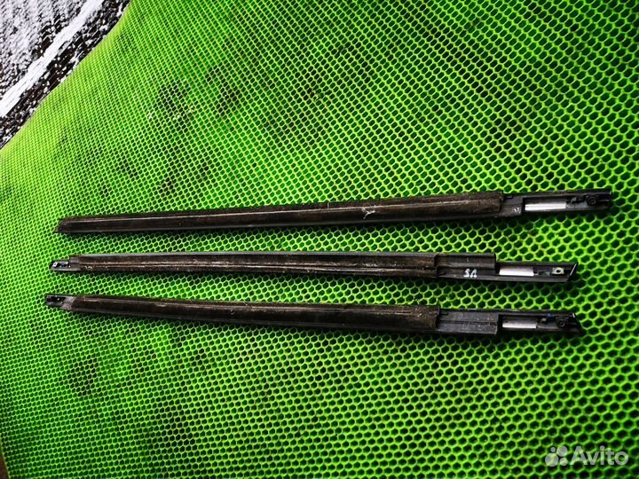 Бархотка стекла правая для Ford Kuga 2012-2019