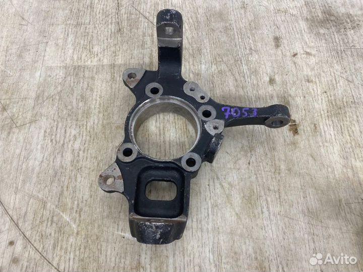 Кулак поворотный передний левый Mitsubishi L200