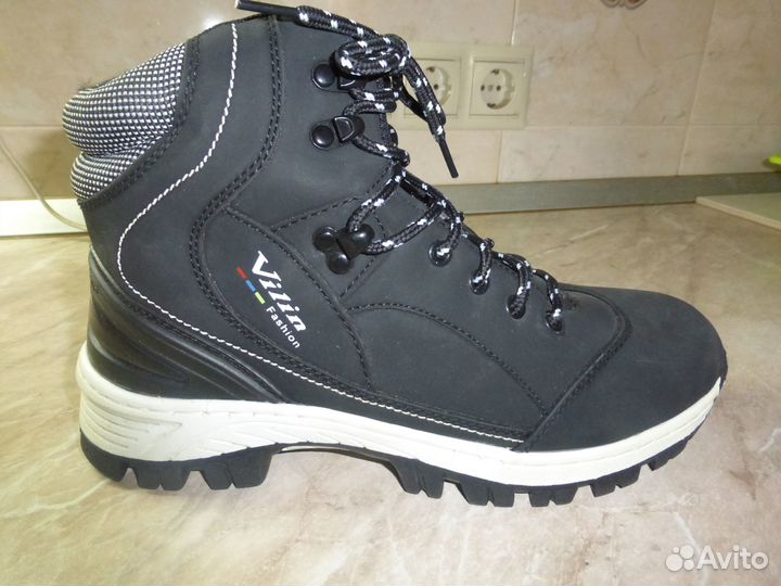 Кроссовки зимние