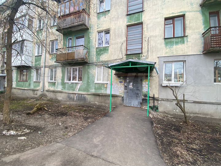 Комната 8,7 м² в 5-к., 1/4 эт.