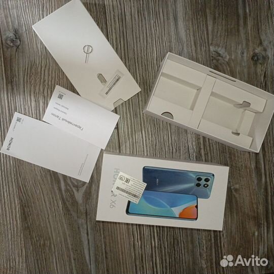 Коробка от телефона Honor x6