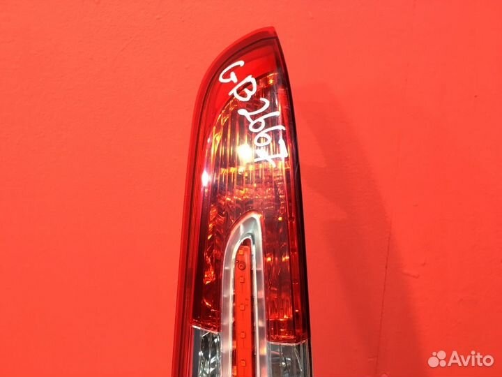 Фонарь для Ford C-MAX qqdb 1798 куб. cv. (Б/У)