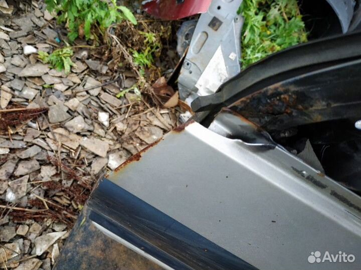 Дверь передняя левая Mitsubishi Pajero 2