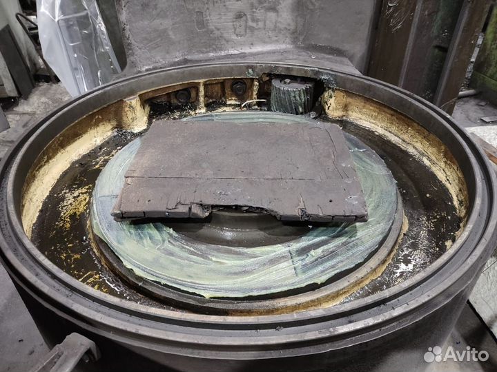 Токарно-карусельный станок 1516Ф1