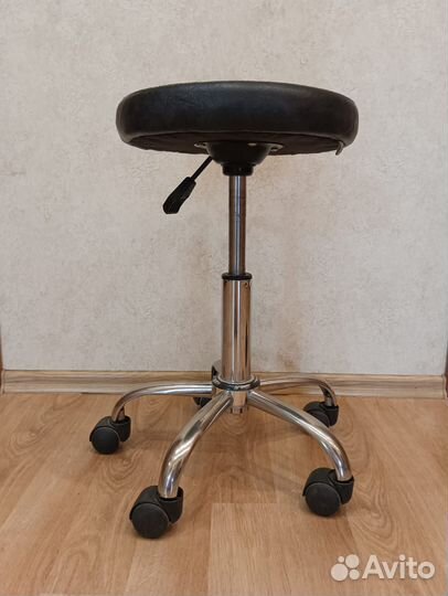 Стул регулируемый по высоте