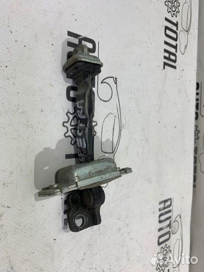 Ограничитель двери передний правый Kia Spectra S6D