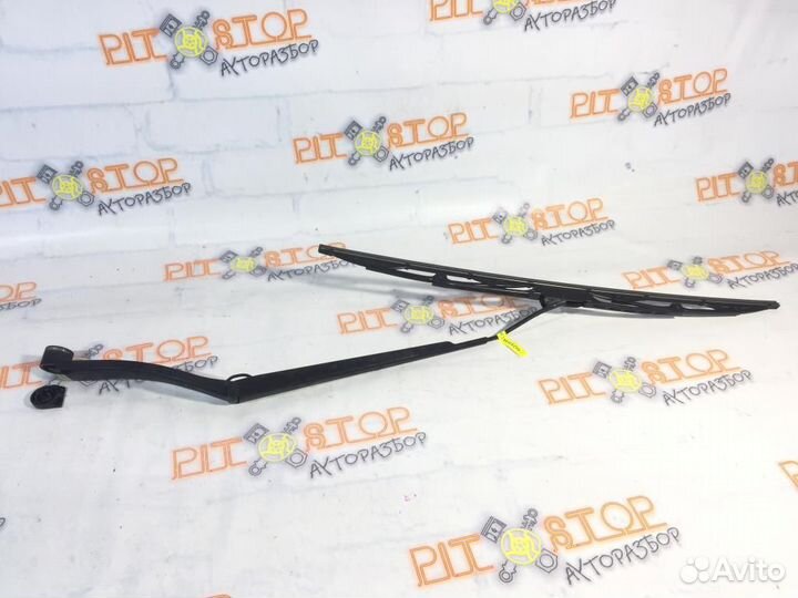 Держатель стеклоочистителя левый Toyota Camry (AC