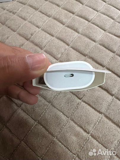 Зарядное устройство на iPhone