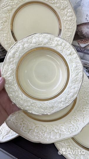 Антикварные тарелки и миски Crown Ducal