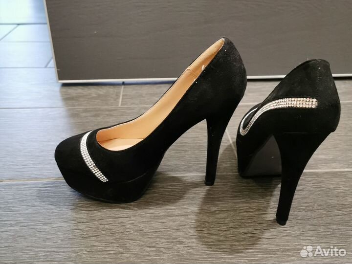 Туфли замшевые со стразами 35размер