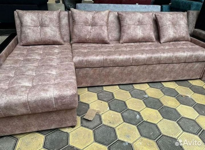 Угловой диван раскладной в наличии не б/у