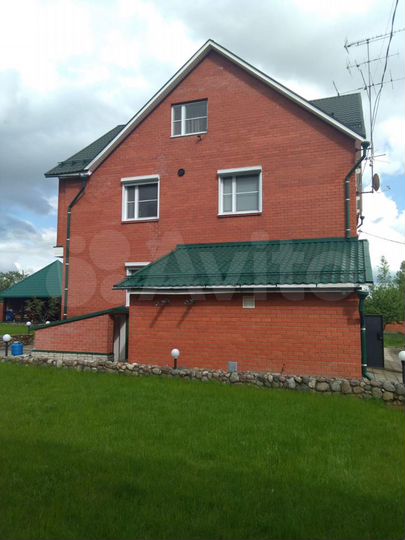 Дом 385 м² на участке 19,2 сот.