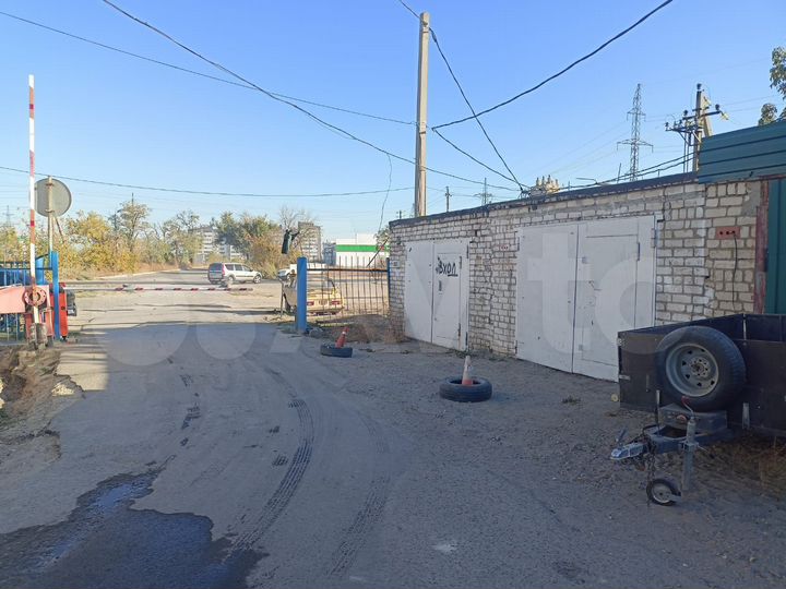 Гараж, > 30 м²