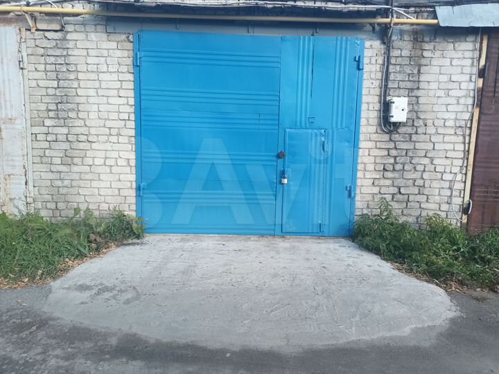 Гараж, > 30 м²