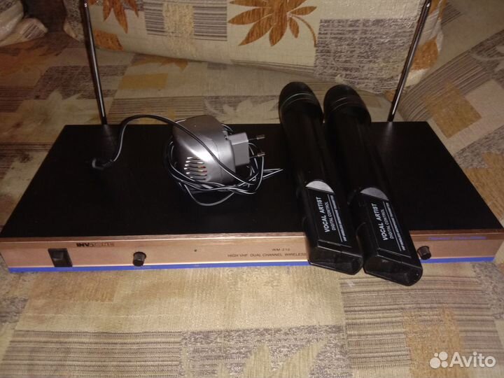 Invotone WM210 - Радиосистема VHF 220-270мГц