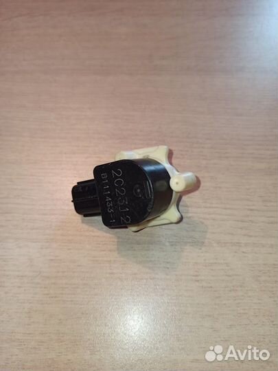 Датчик положения кузова Toyota RAV4