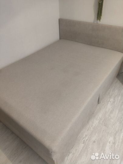 Тахта с подъемным механизмом