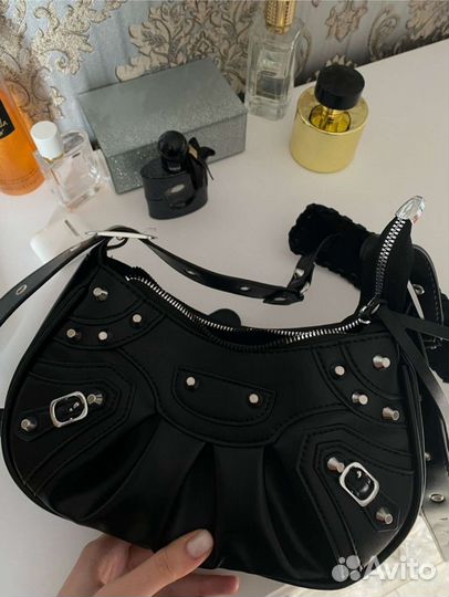 Сумка багет 25х16х8 (а-ля Balenciaga)