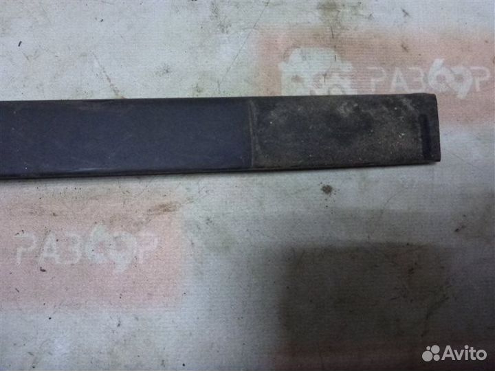 Уплотнитель стекла двери бархотка задний левый