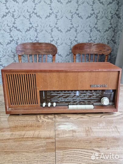 Винтажный ламповый ресивер Loewe opta