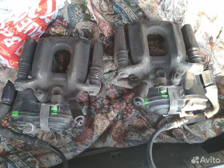 BMW X3 F25 суппорт задний с моторчиком