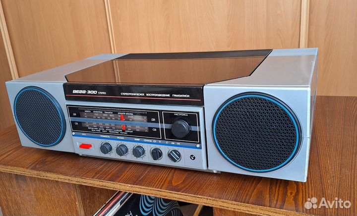 Проигрыватель винила 