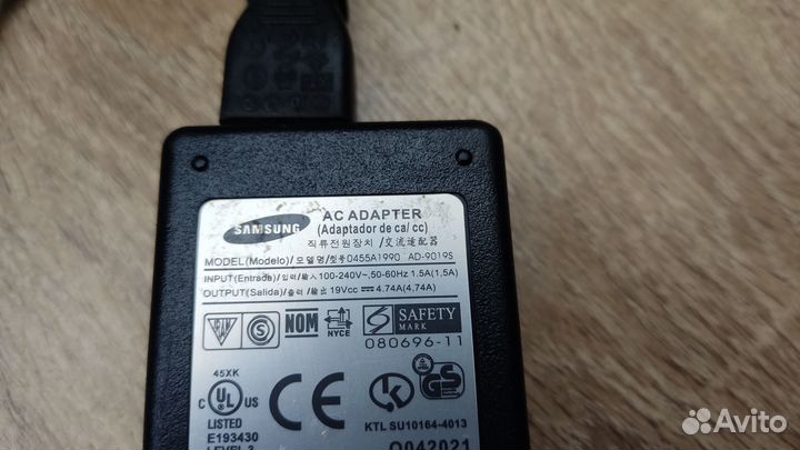 Зарядное устройство для ноутбука Samsung