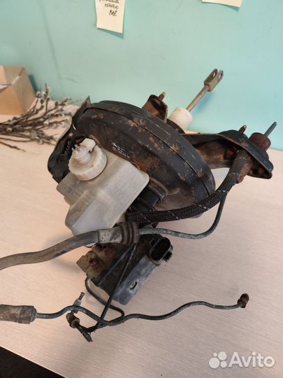 VW Passat B4 Вакуумный усилитель тормозов