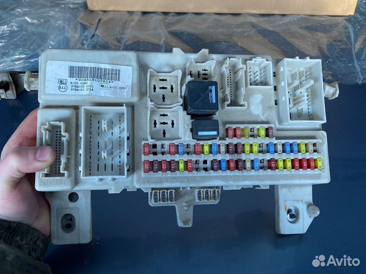 Блок предохранителей Форд Фокус 2 дорест 1.8