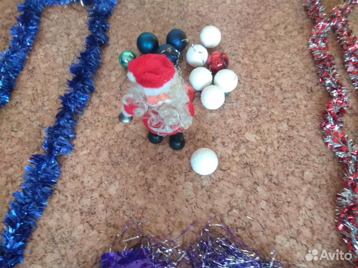 Елочные игрушки дождь, ёлочные гирлянды, дед Мороз