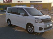 Toyota Voxy 2.0 CVT, 2010, 195 400 км, с пробегом, цена 1 320 000 руб.