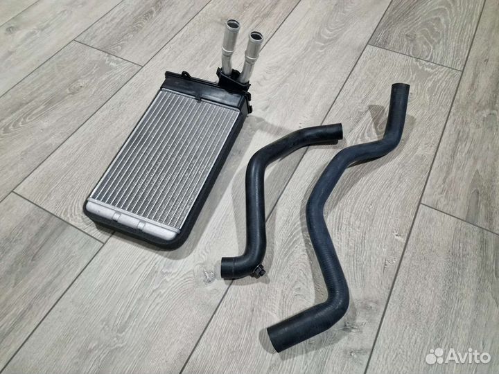 Патрубок радиатора печки спускником Audi 80 B4/B3