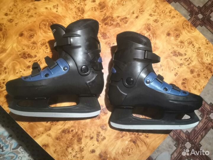 Коньки хоккейные 43 размер