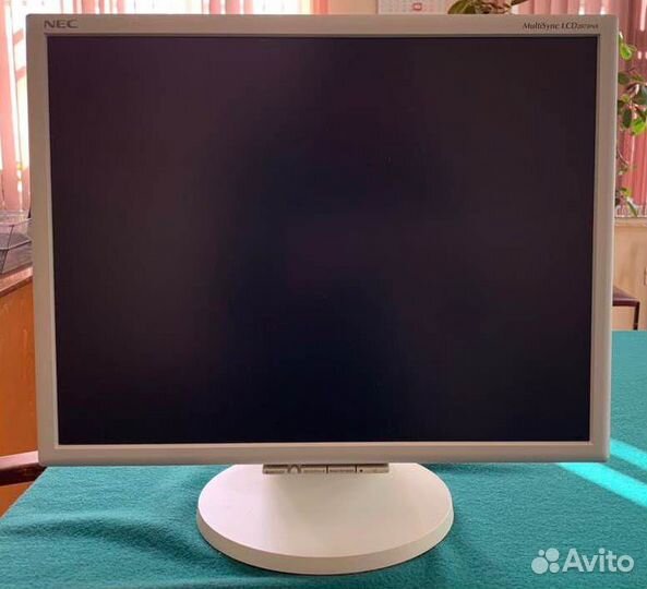 Монитор NEC 2070NX