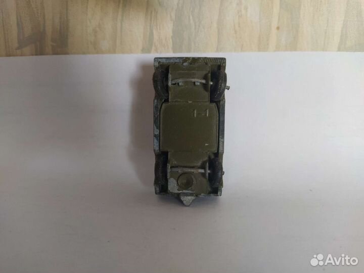 Игрушка машинка железная