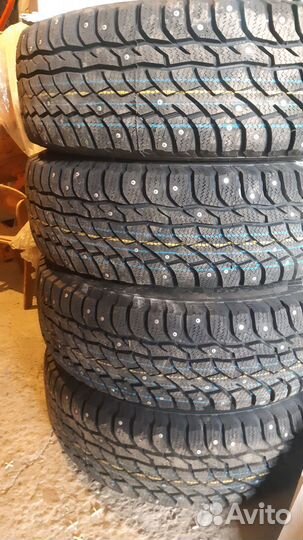 R16 Viatti Brina Nordico V-522 215/65, PCD 5x114.3 DIA 67.1