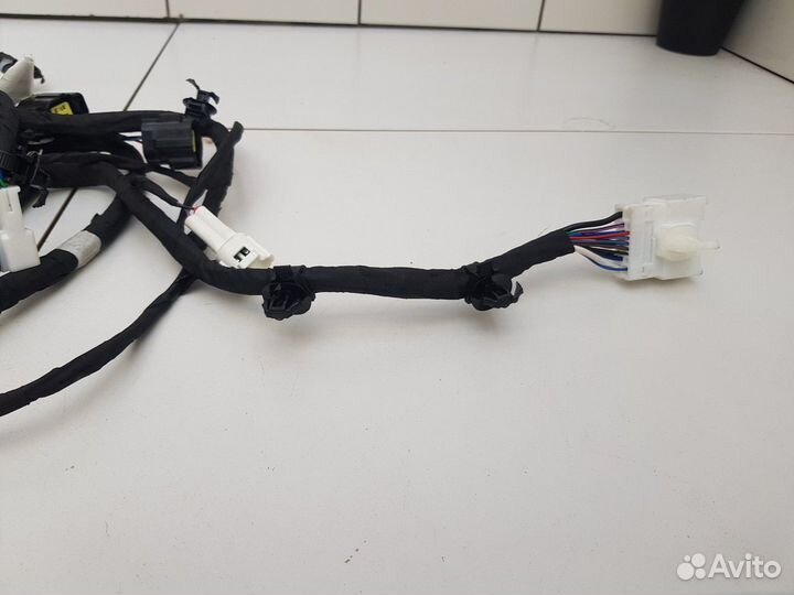 Электропроводка двери багажника (Haval F7)