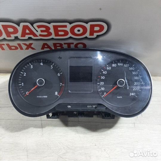 Панель приборов Volkswagen Polo 2012