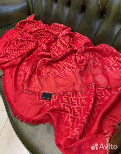 Платок fendi цвет 