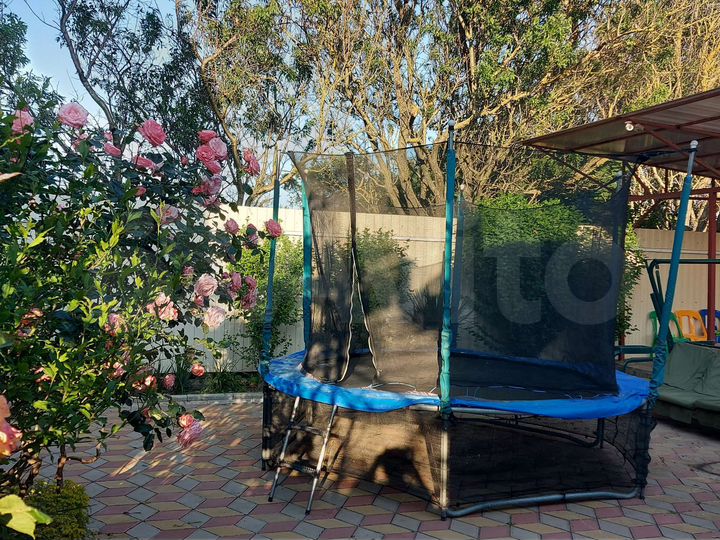 Дом 560 м² на участке 13,7 сот.