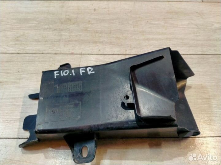 Воздуховод правый Bmw 528I F10 N52B30 06.2010