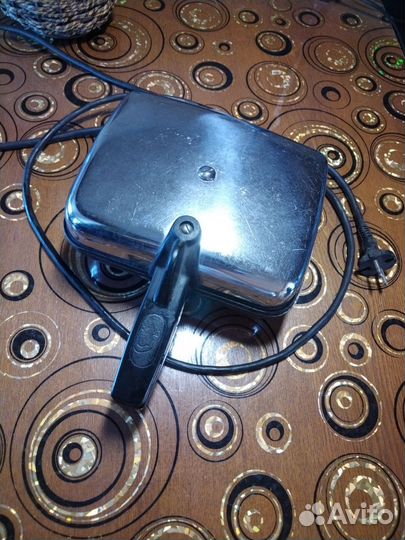 Электровафельница советская