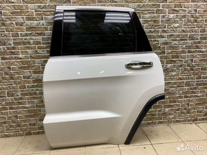 Дверь боковая задняя левая Jeep Grand Cherokee WK2