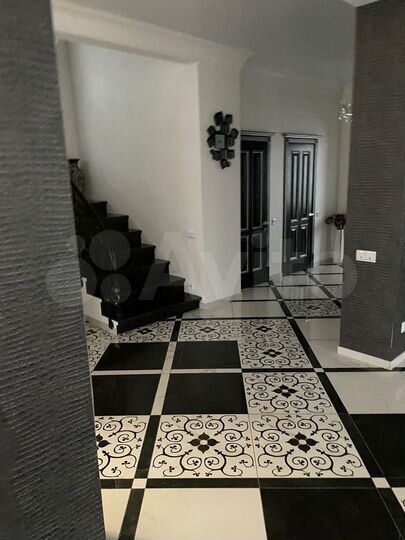 Коттедж 223 м² на участке 11 сот.